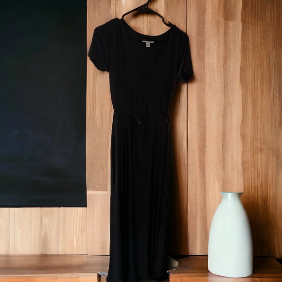 Dresses & Skirts - NWOT Love X Design Cut Out Dress